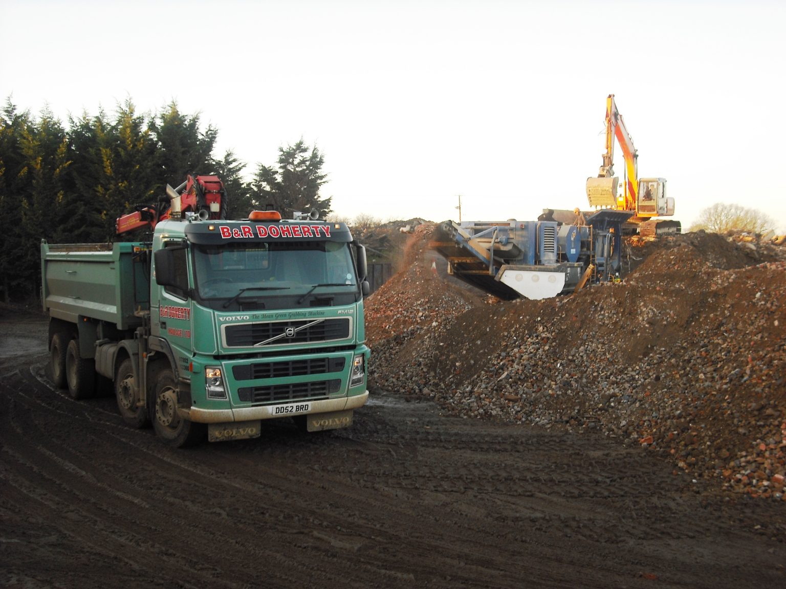 No.1 Best Price Topsoil In Beds, Bucks, Herts & North London