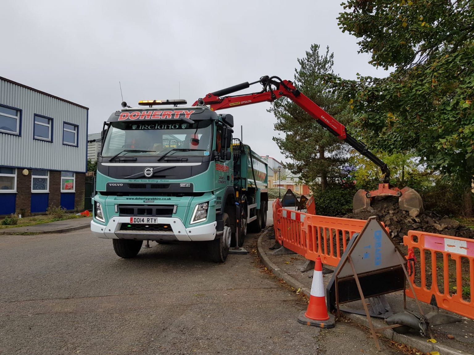 Best Prices Grab Hire No1 Services In Herts Beds Bucks & North London